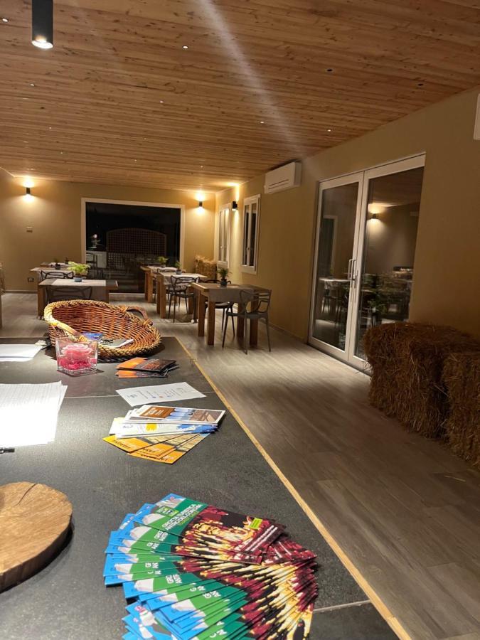 Agriturismo Terre Di Ginepro Боргето ди Вара Екстериор снимка