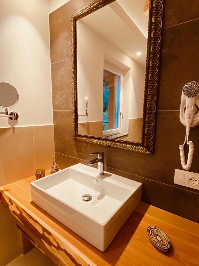 Agriturismo Terre Di Ginepro Боргето ди Вара Екстериор снимка